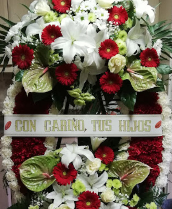 Corona Funeraria Blanca en Floristería Magnolia Guardo