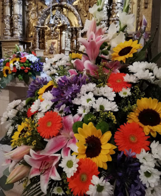 Arreglo Funerario Variado en Floristería Magnolia Guardo