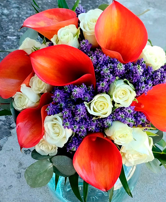 Ramo de Lirios y Rosas